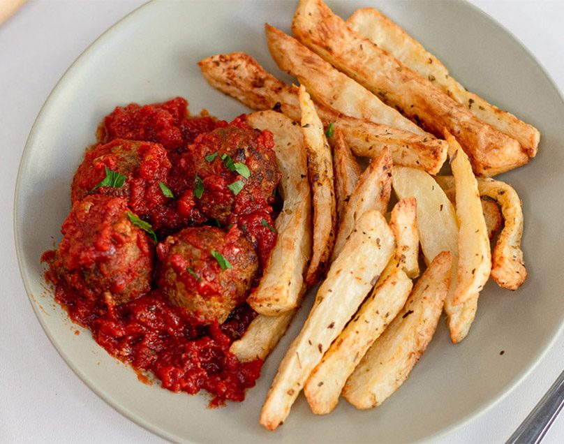 ΑΦΡΑΤΑ ΚΕΦΤΕΔΑΚΙΑ ΜΕ ΚΟΚΚΙΝΗ ΣΑΛΤΣΑ