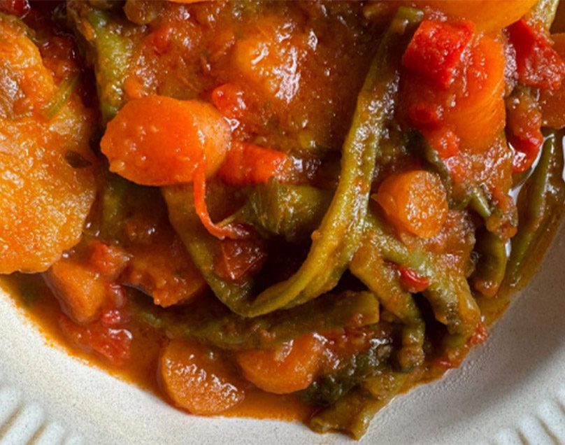 ΦΡΕΣΚΑ ΦΑΣΟΛΑΚΙΑ ΣΕ ΣΑΛΤΣΑ ΤΟΜΑΤΑΣ