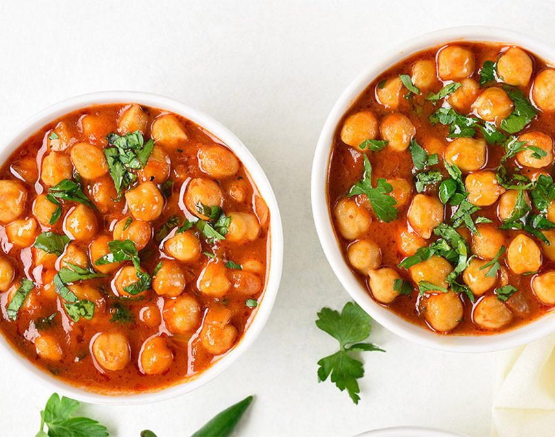 revithia-me-fasolakia-kokkinista