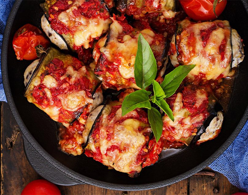 ΡΟΛΑ ΜΕΛΙΤΖΑΝΑΣ ΜΕ ΤΟΜΑΤΑ ΚΑΙ ΒΑΣΙΛΙΚΟ